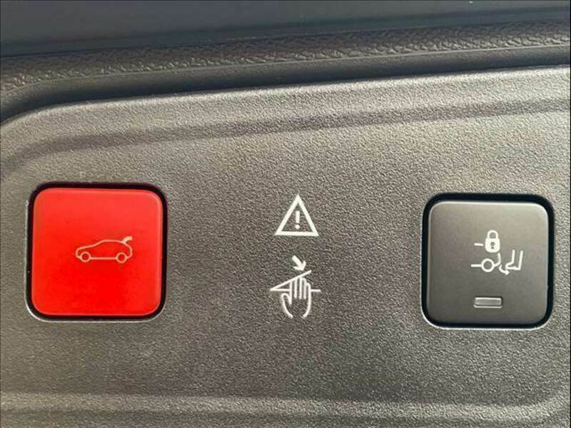 3008