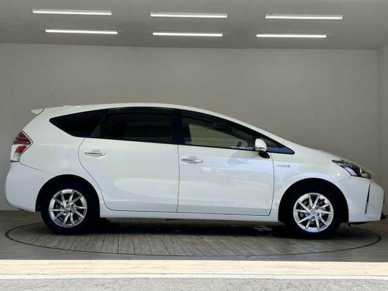 PRIUS ALPHA