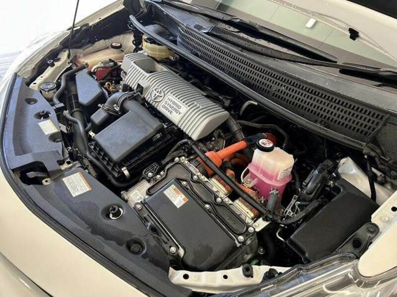 PRIUS ALPHA