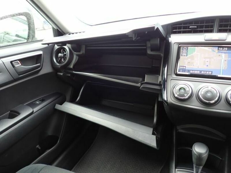 COROLLA AXIO