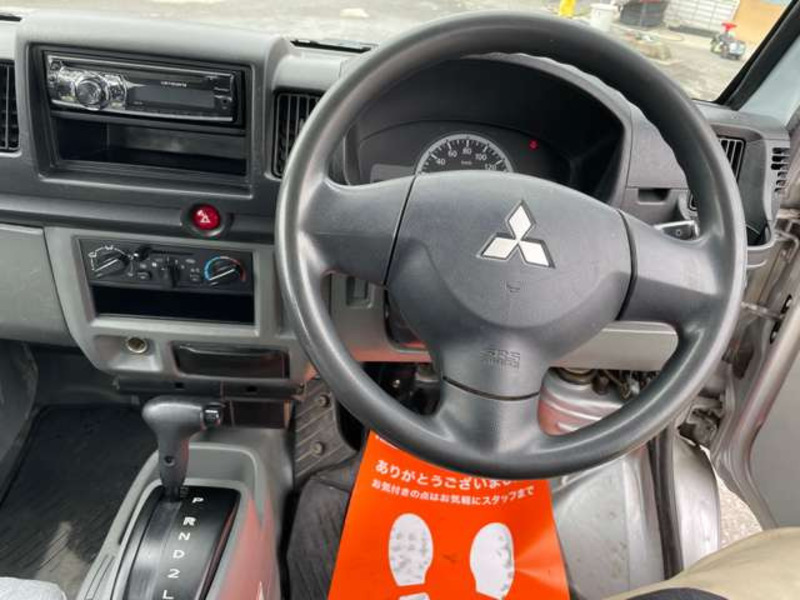 MINICAB VAN-13