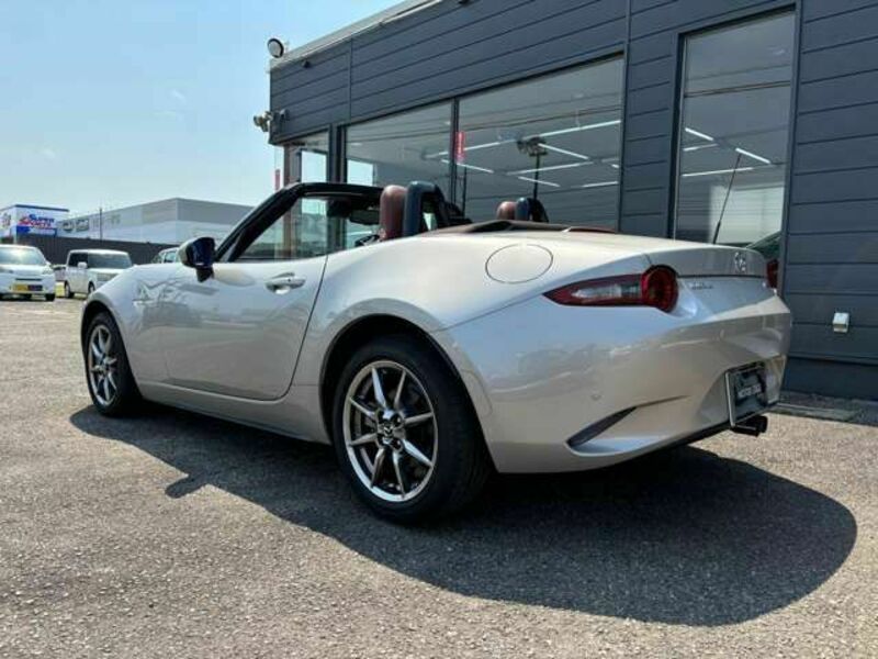 ROADSTER