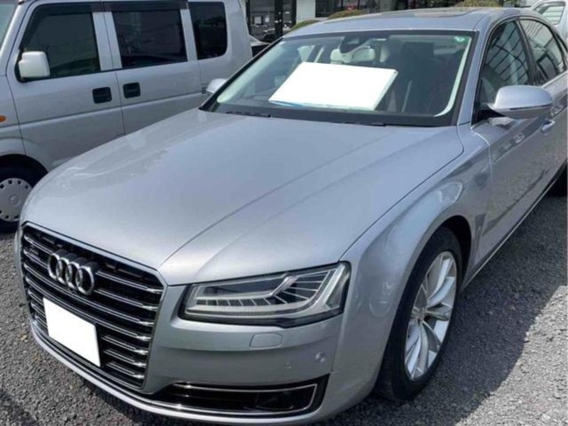 AUDI A8