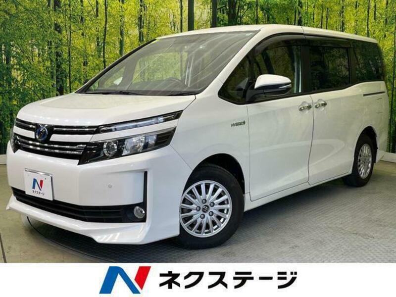 TOYOTA VOXY