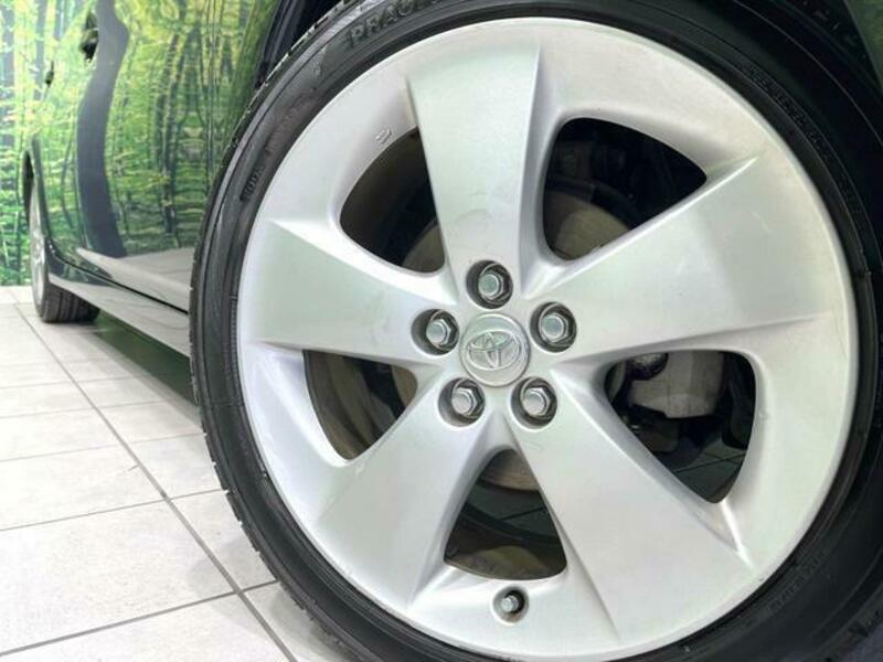 PRIUS-12