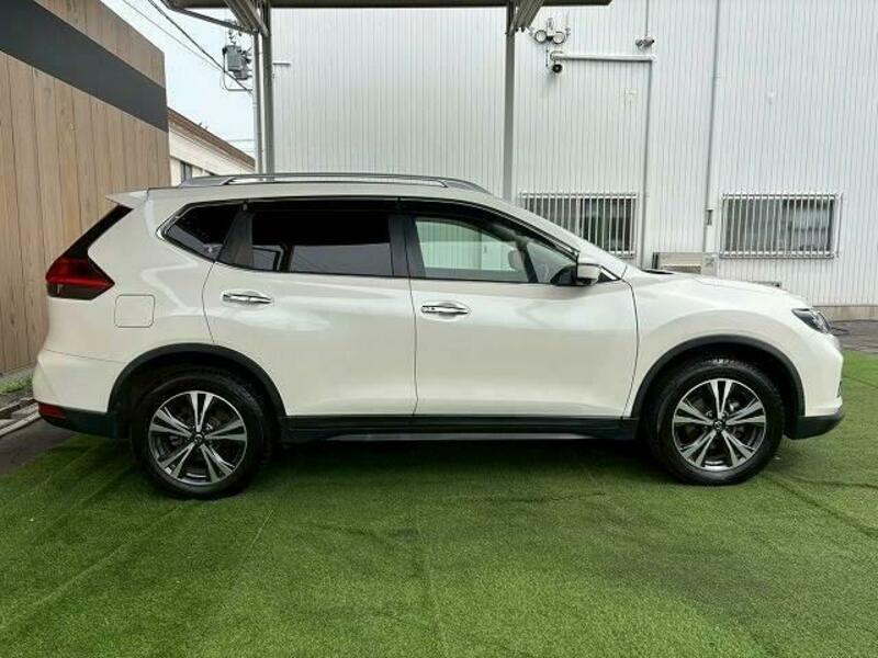 X-TRAIL-17