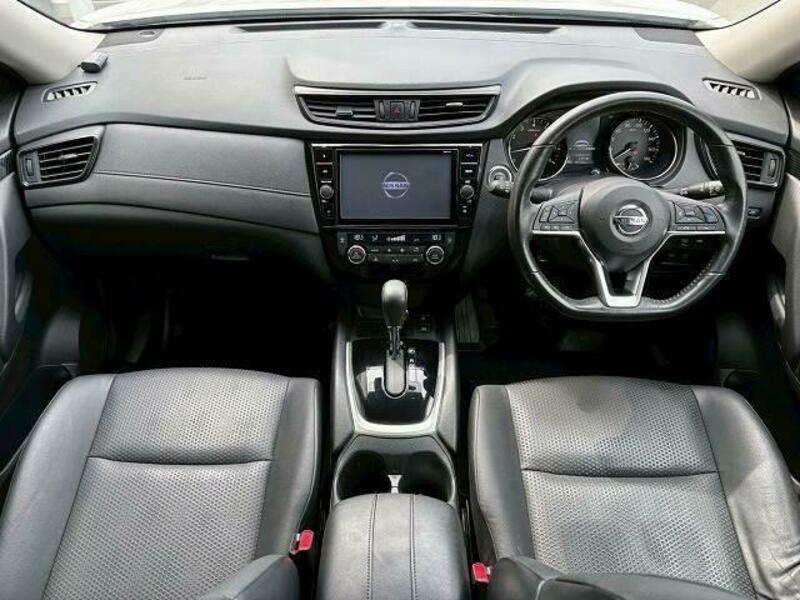 X-TRAIL-1