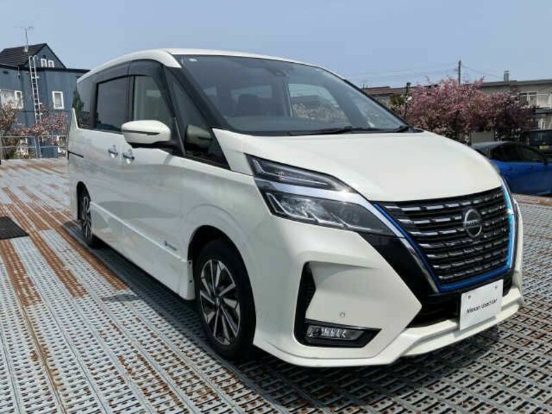 NISSAN　SERENA