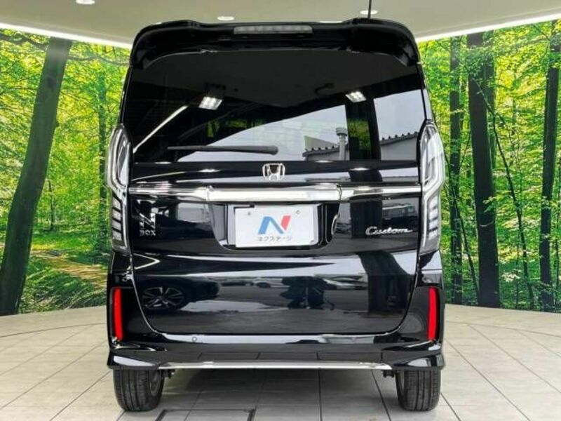 N BOX CUSTOM