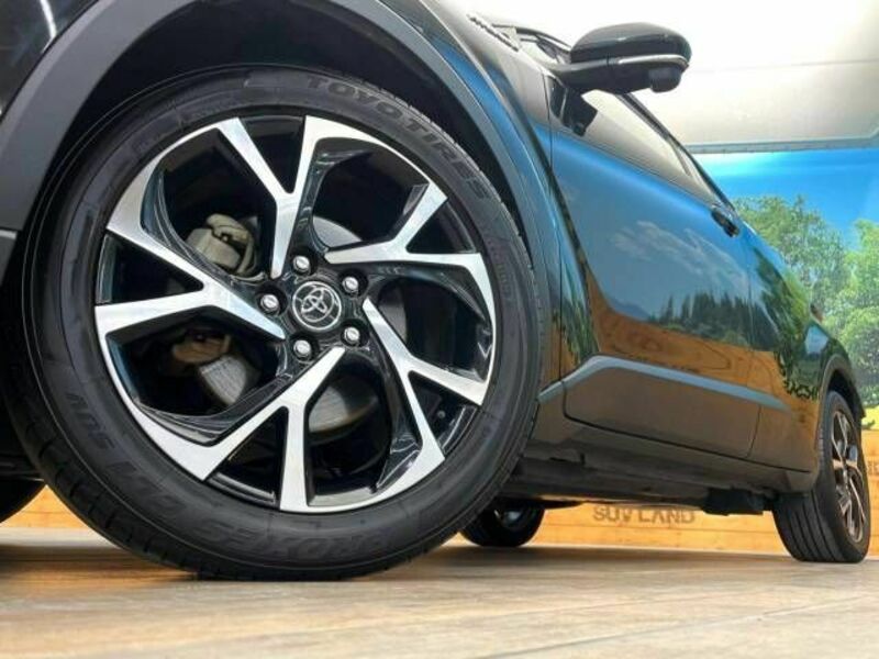 C-HR-12