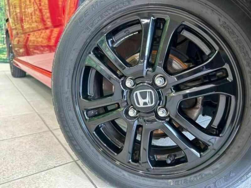 N BOX CUSTOM
