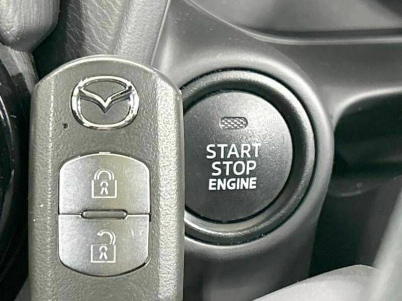 MAZDA2