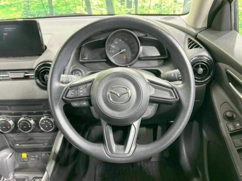 MAZDA2