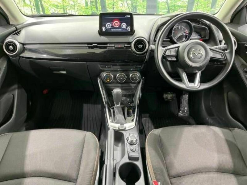 MAZDA2
