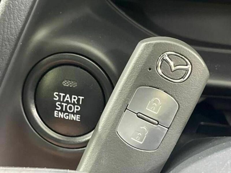 MAZDA2