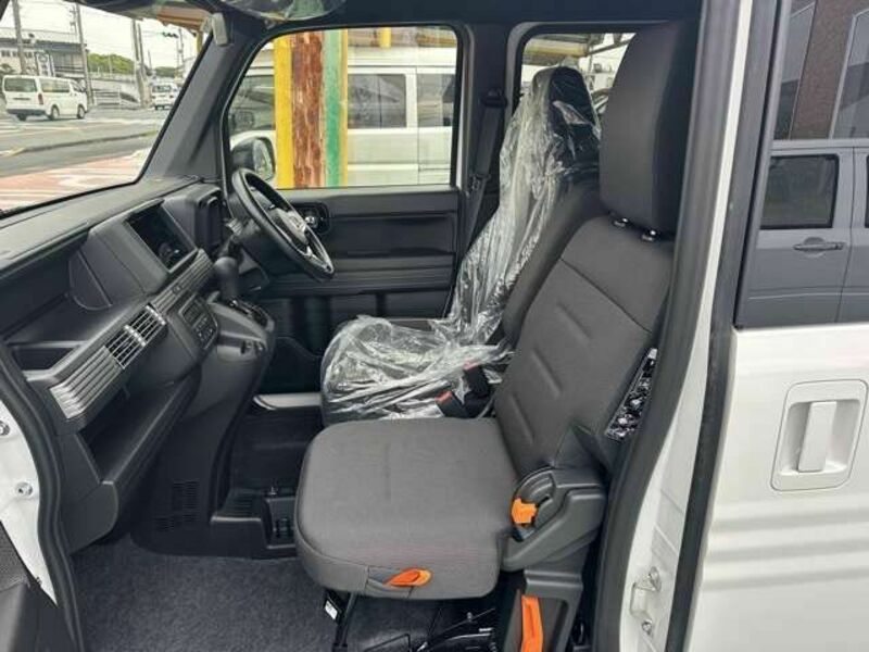 N-VAN