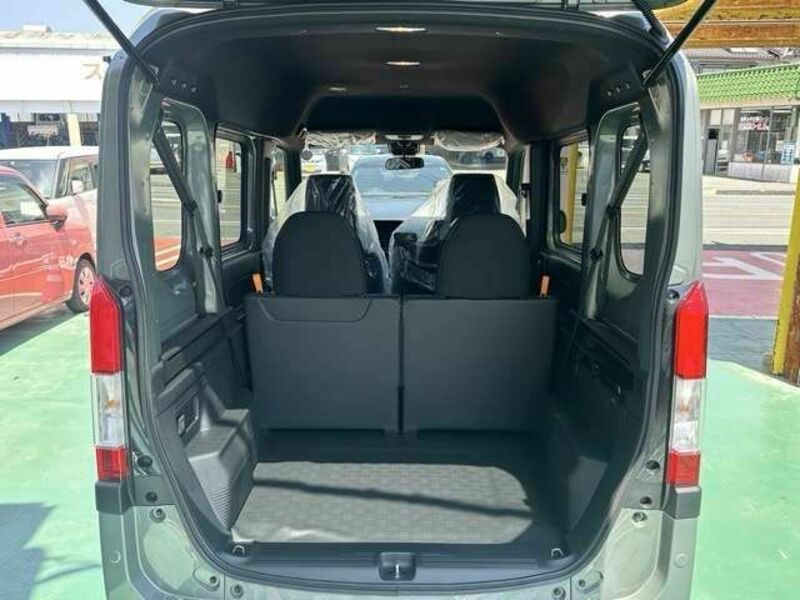 N-VAN-9