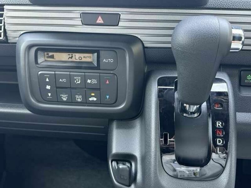 N-VAN-16