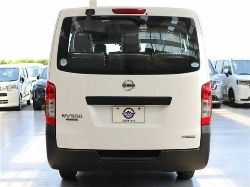 NV350 CARAVAN WAGON-21