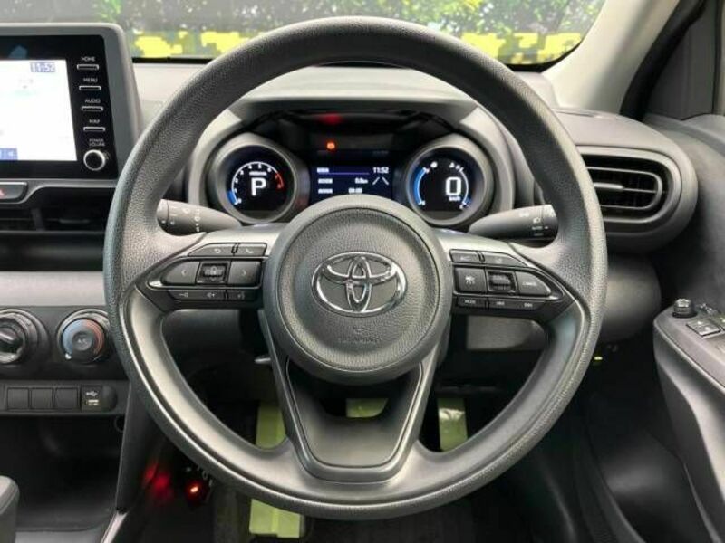YARIS CROSS-10