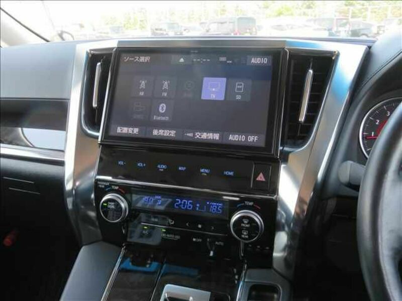 VELLFIRE-10