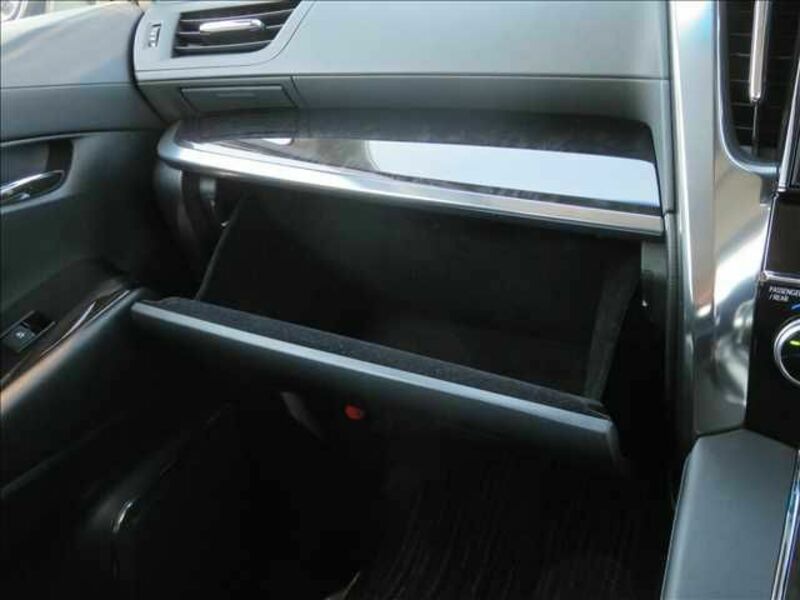 VELLFIRE-12