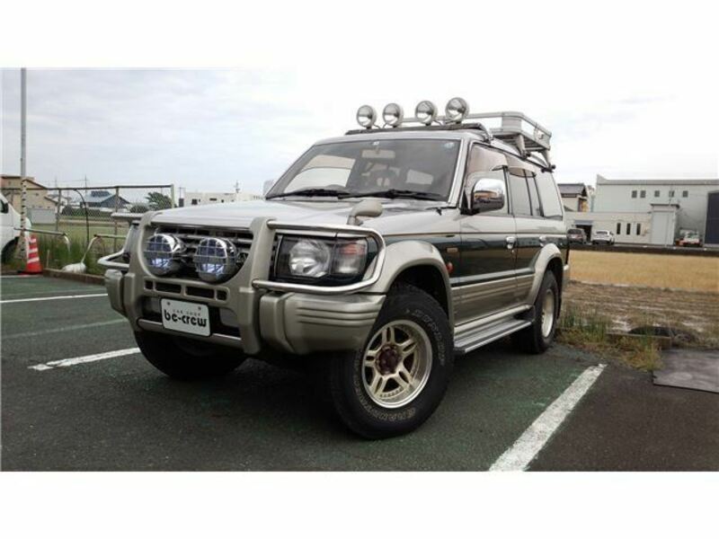 MITSUBISHI PAJERO
