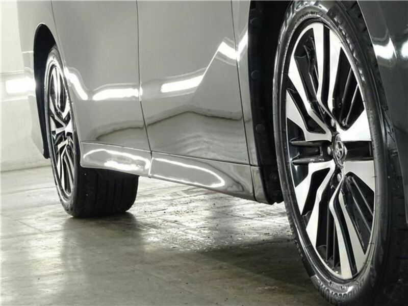 VELLFIRE-10