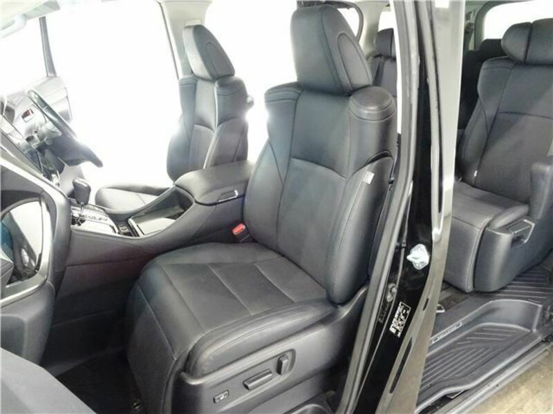 VELLFIRE-26