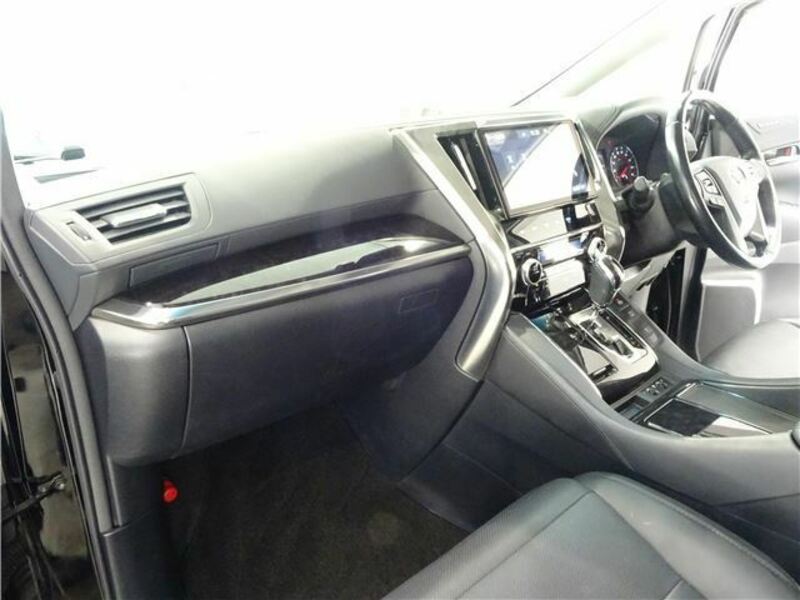 VELLFIRE-28