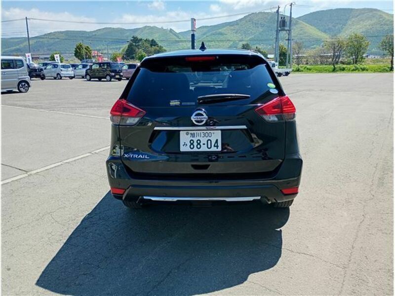 X-TRAIL-1