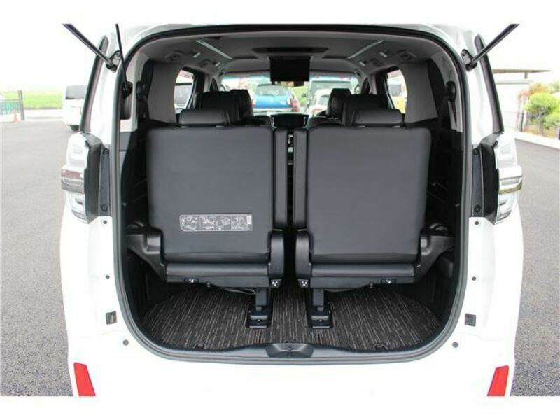 VELLFIRE-26
