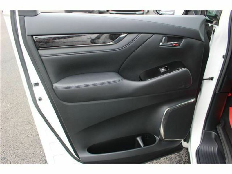 VELLFIRE-32