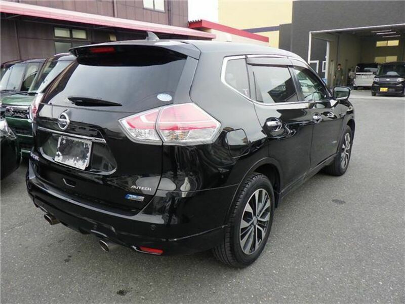 X-TRAIL