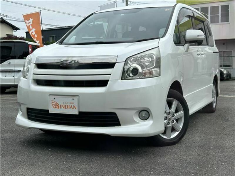 TOYOTA NOAH