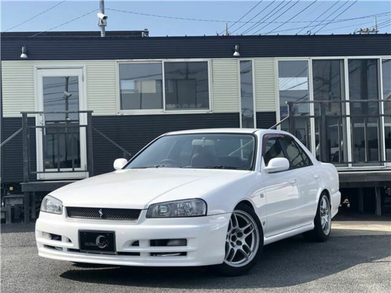NISSAN SKYLINE