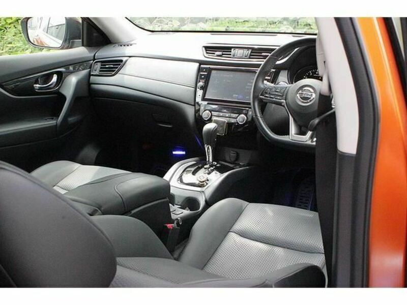 X-TRAIL
