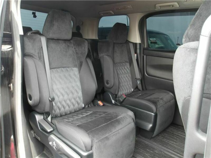 VELLFIRE-7