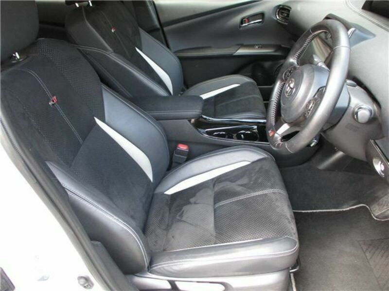 PRIUS PHV