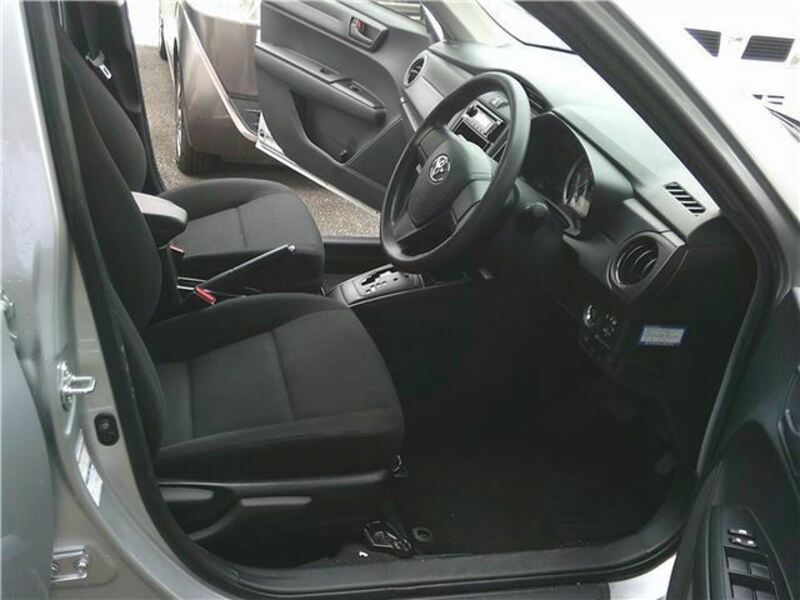 COROLLA AXIO