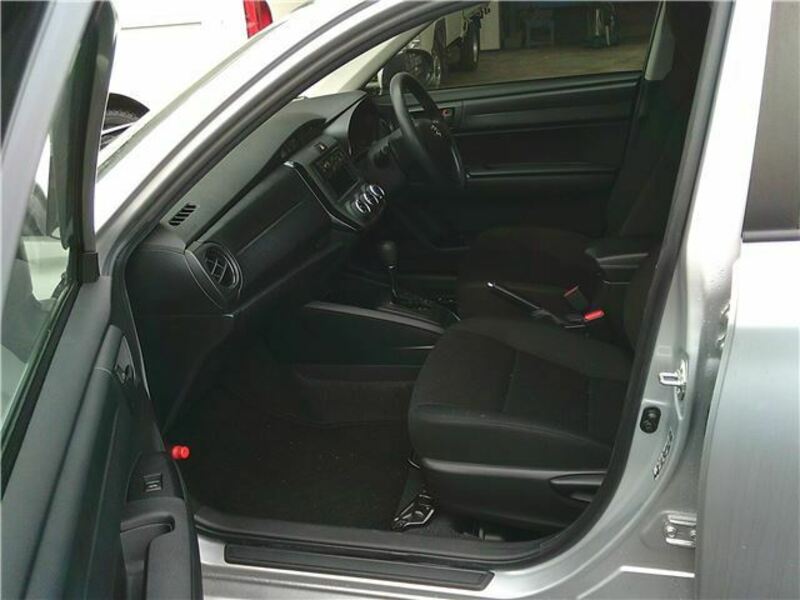 COROLLA AXIO