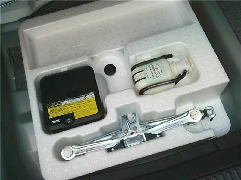 COROLLA AXIO