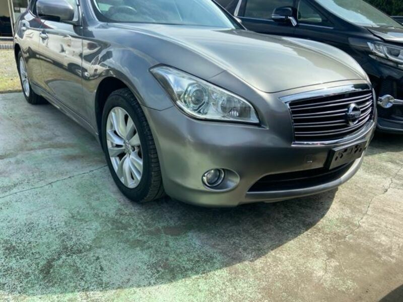 NISSAN FUGA
