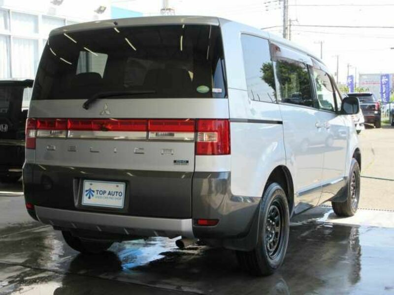 DELICA D5