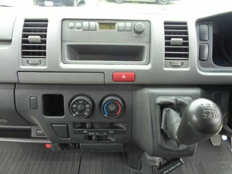 HIACE VAN