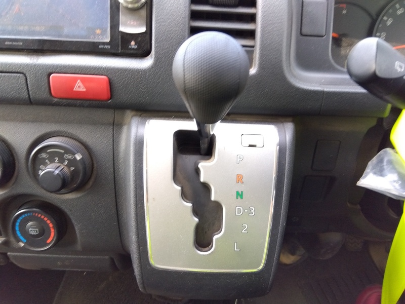 HIACE VAN