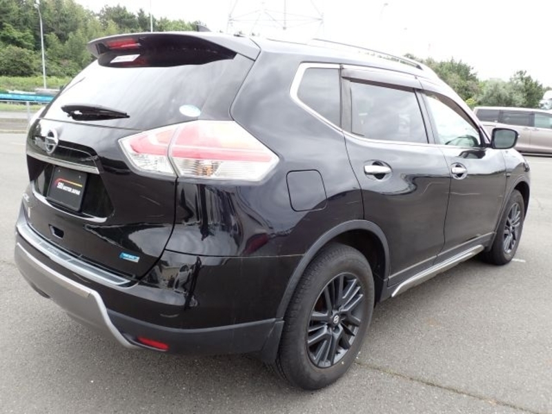 X-TRAIL