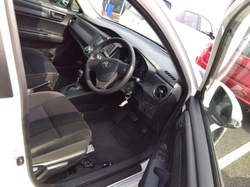 COROLLA AXIO
