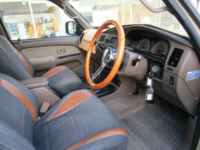 HILUX SURF