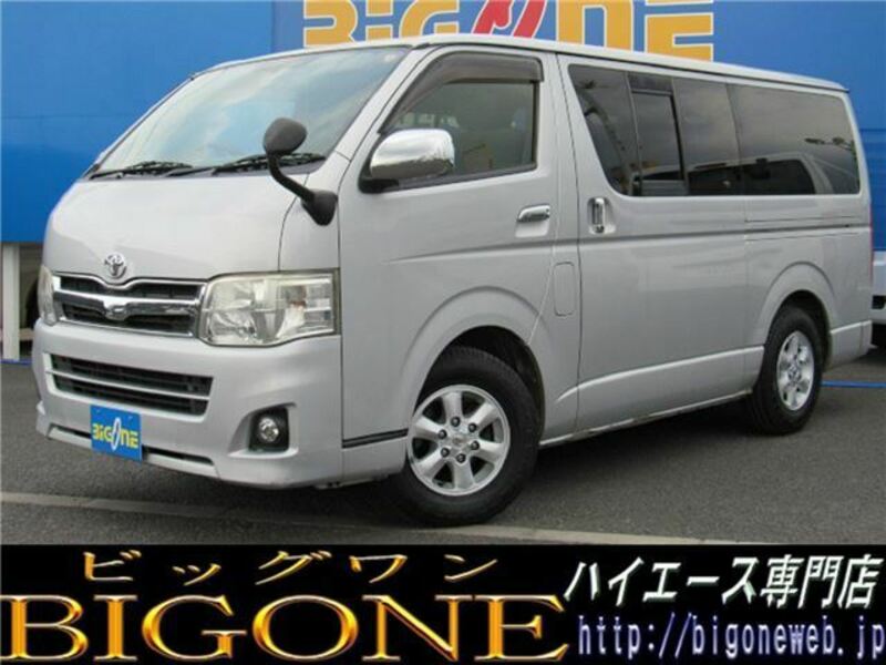 TOYOTA HIACE VAN